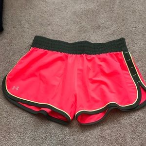 Under armour running shorts size medium m